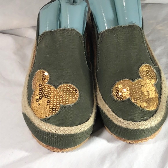 Mickey Mouse Shoes - MICKEY MOUSE Canvas Sequence Olive Sneaker Sz 9